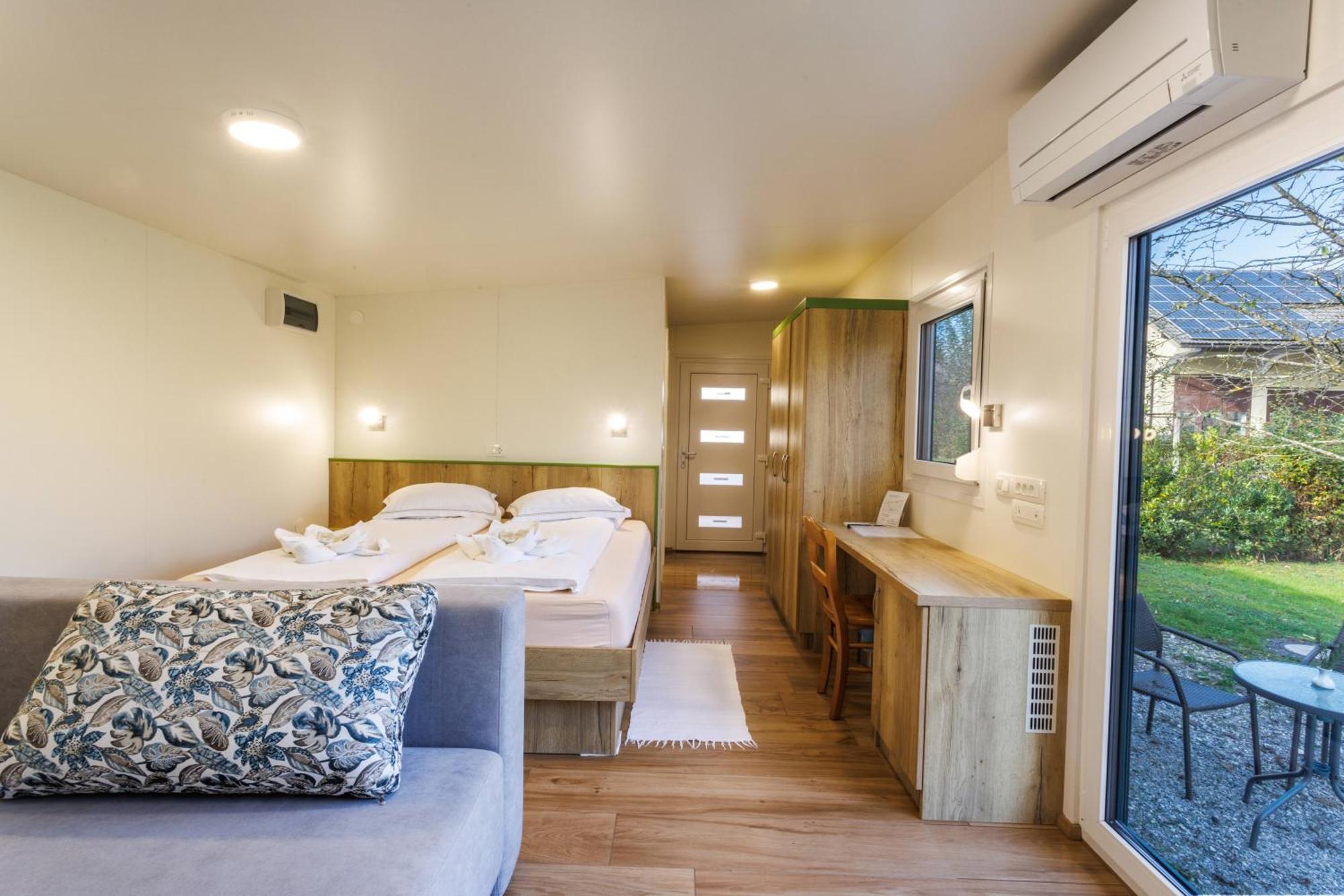 ホテル Mobile House Vegov Hram ドル・プリ・リュブリャニ エクステリア 写真